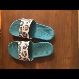 Girls Nike slide